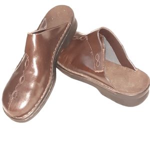 Clarks Brown Slide On Clogs Sz. 9